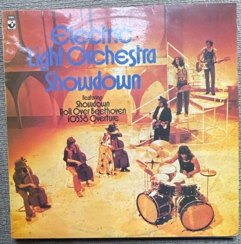 VG+/VG+: Electric Light Orchestra Showdown Vinyl LP